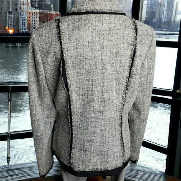 Chic Wool Blend Academia Eyelash Fringe Snap Blazer size 10 Jones NY - Picture 15 of 15